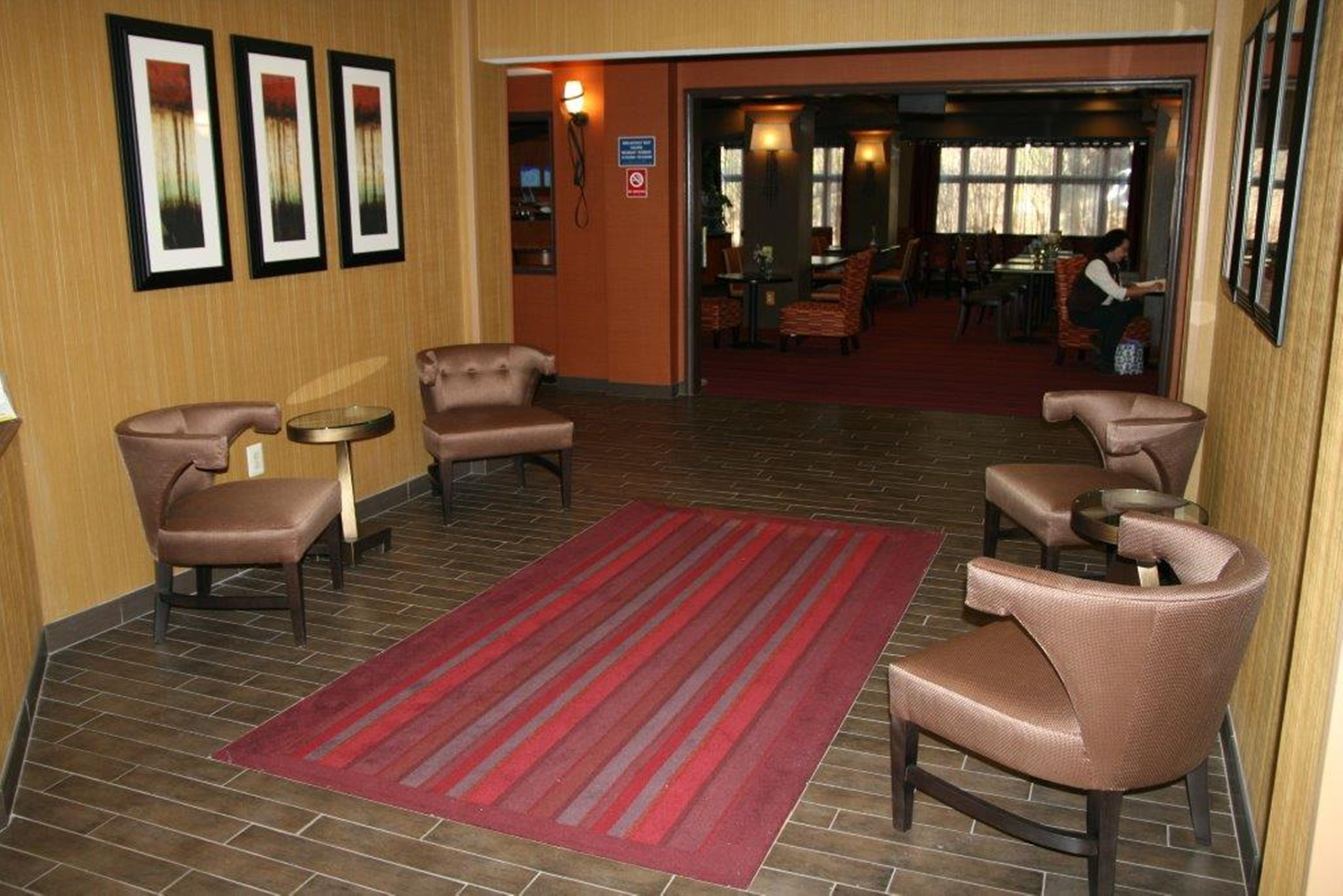 Holiday Inn Express Hotel & Suites Vineland Millville By Ihg Exterior photo