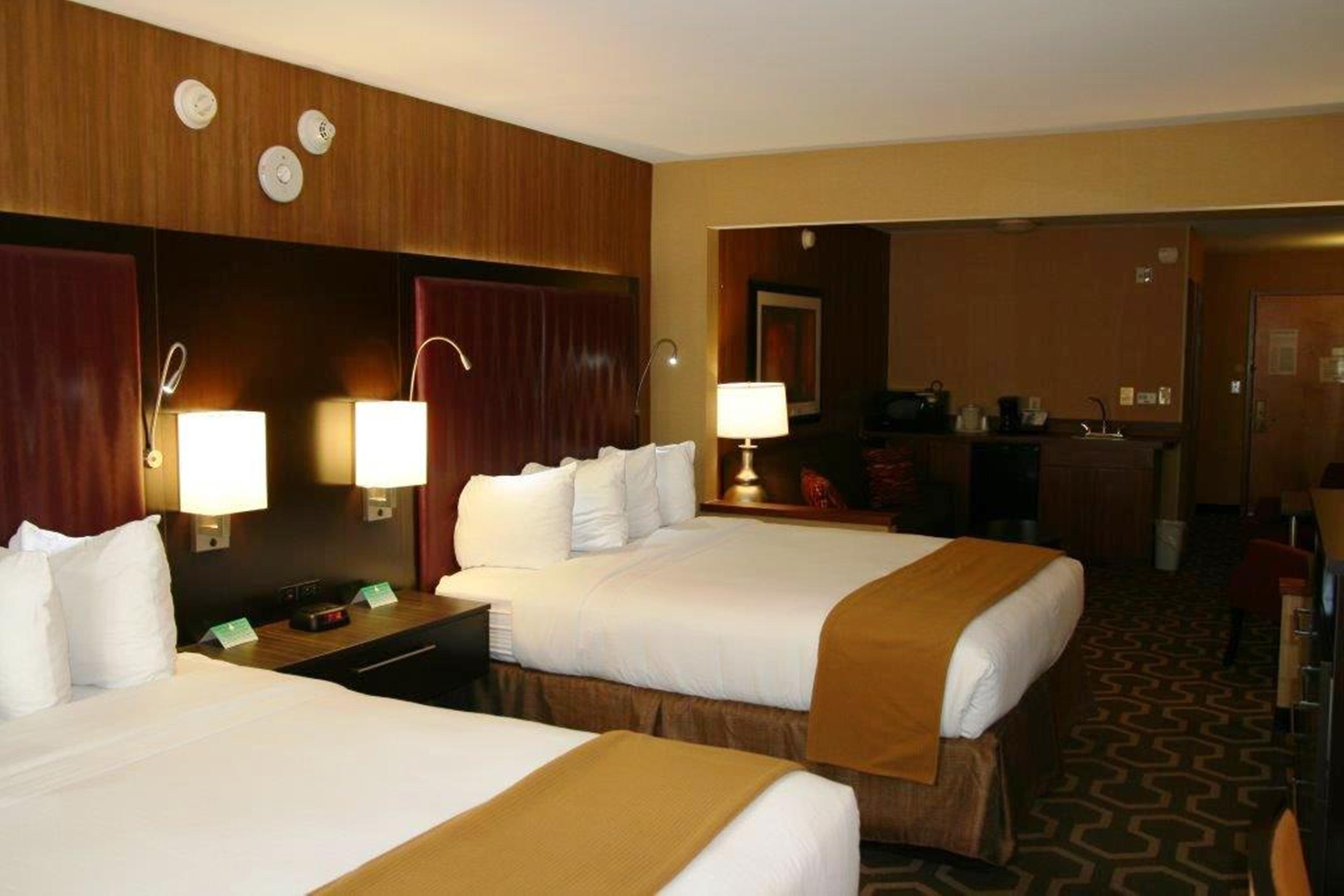 Holiday Inn Express Hotel & Suites Vineland Millville By Ihg Exterior photo