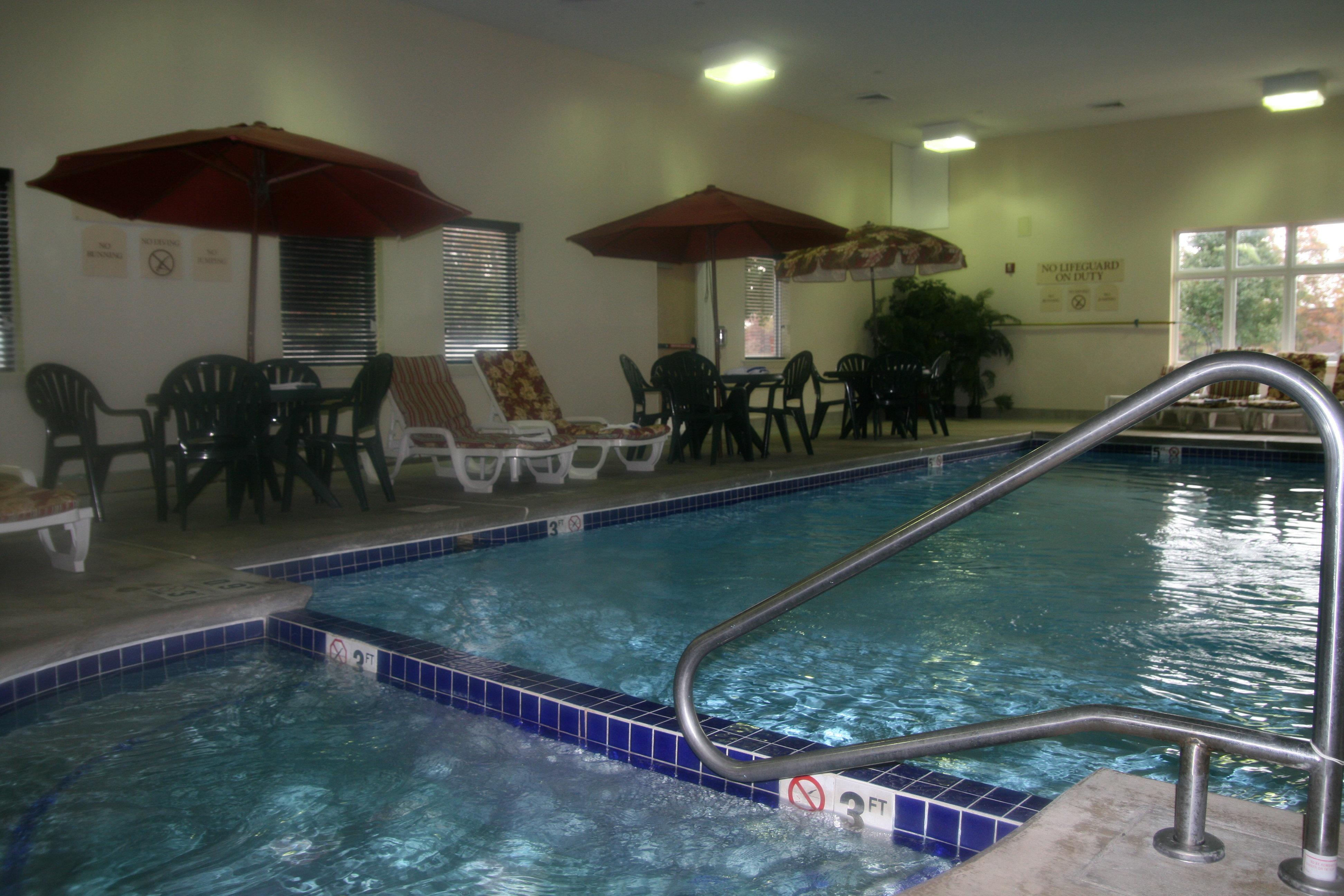 Holiday Inn Express Hotel & Suites Vineland Millville By Ihg Exterior photo
