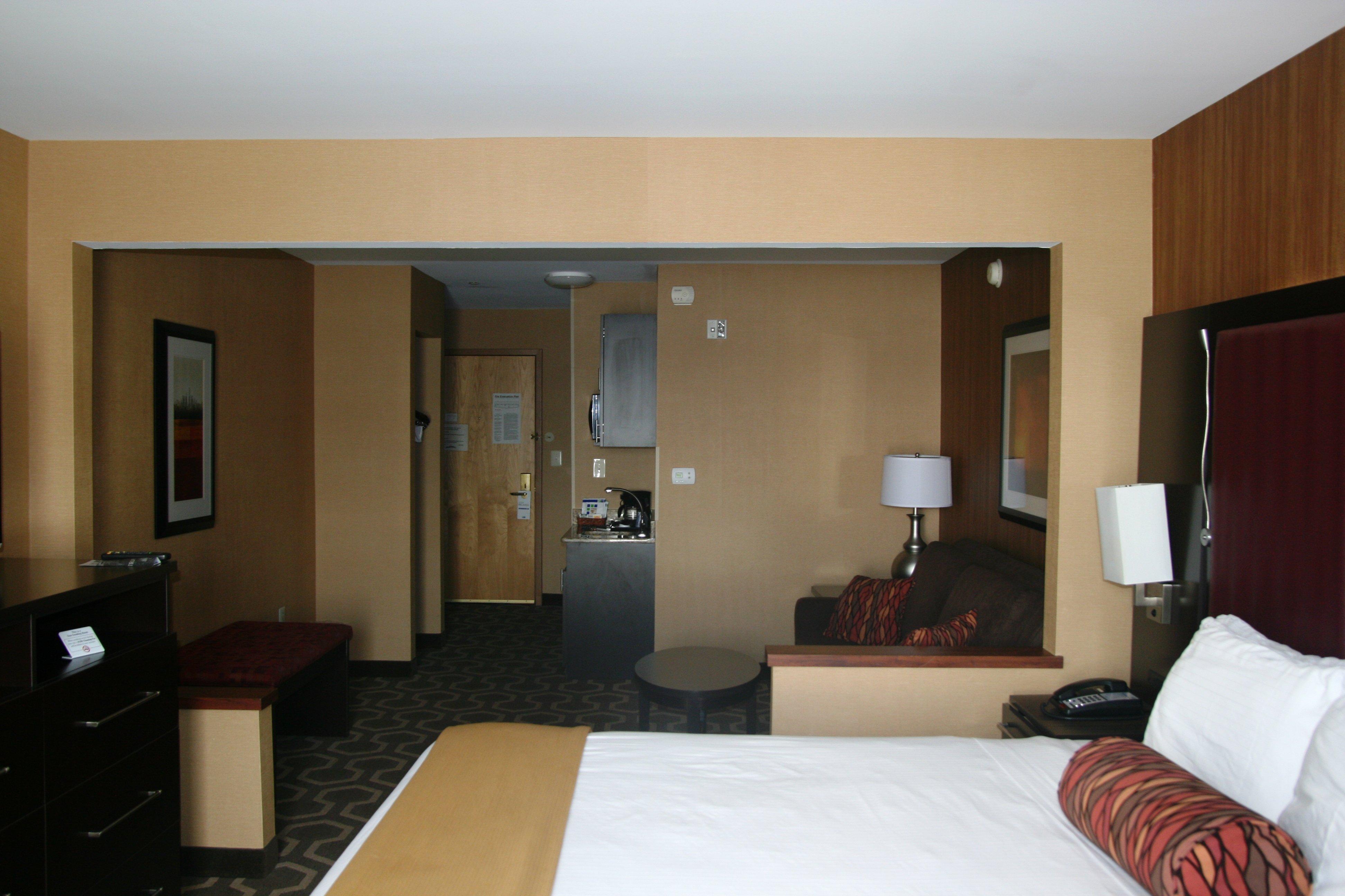 Holiday Inn Express Hotel & Suites Vineland Millville By Ihg Exterior photo