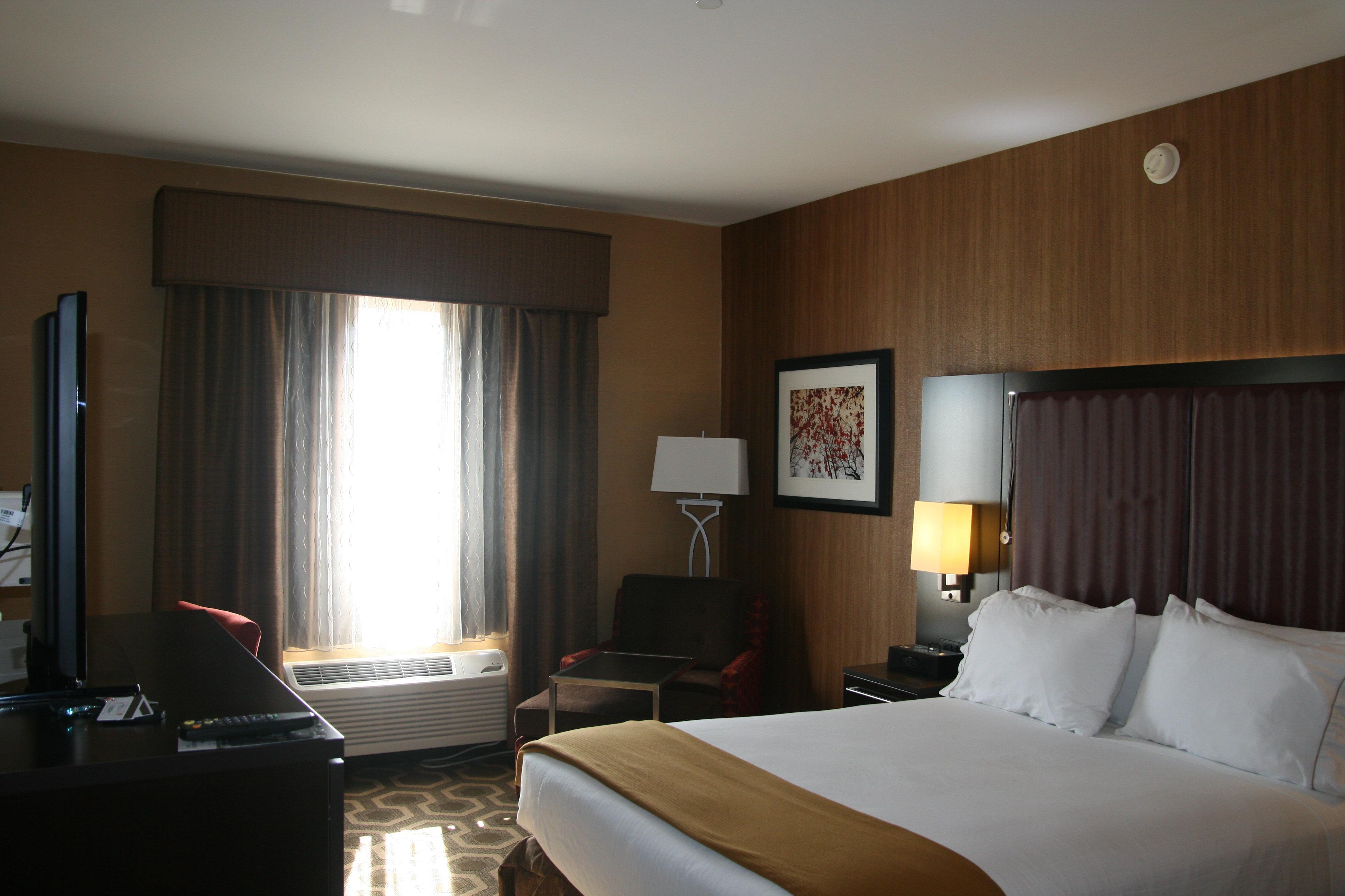 Holiday Inn Express Hotel & Suites Vineland Millville By Ihg Exterior photo