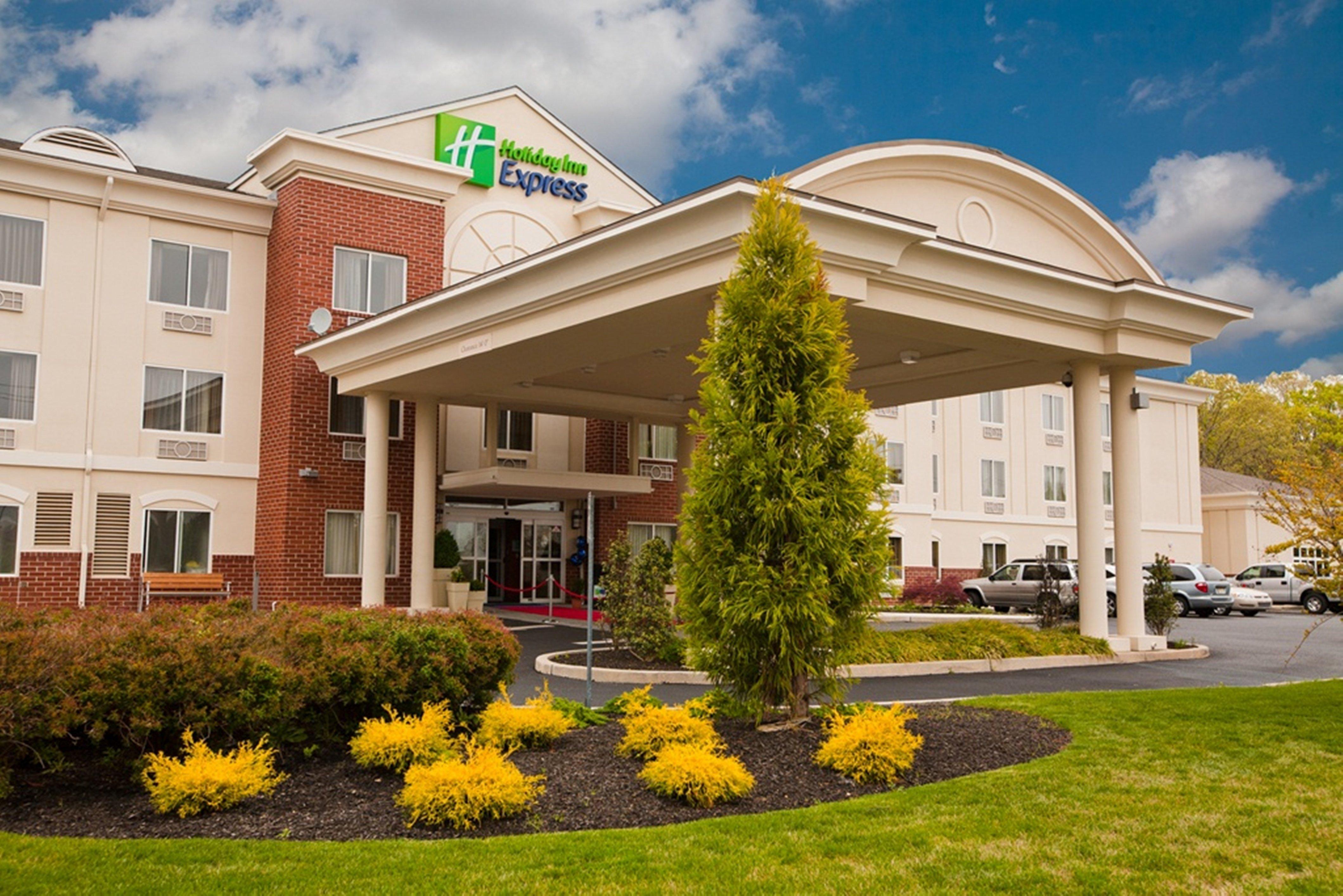 Holiday Inn Express Hotel & Suites Vineland Millville By Ihg Exterior photo