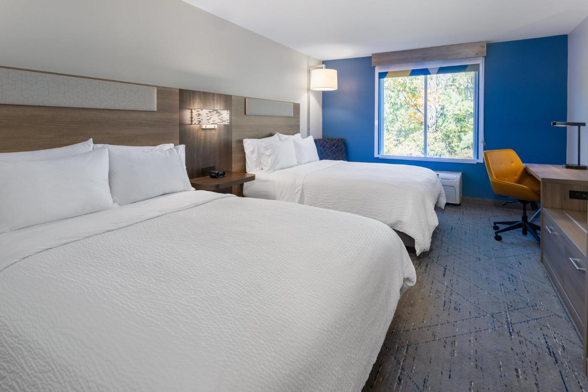 Holiday Inn Express Hotel & Suites Vineland Millville By Ihg Exterior photo