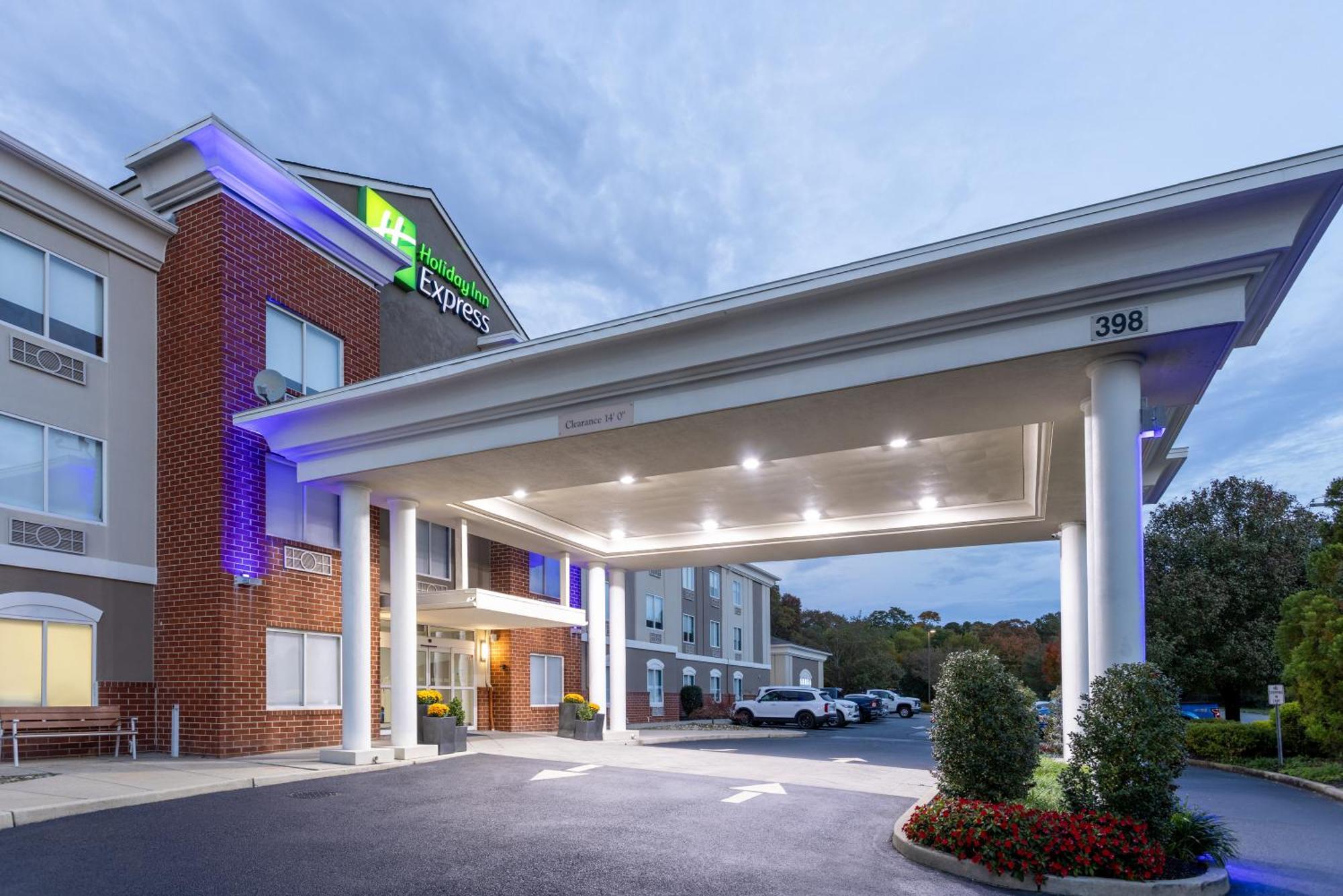 Holiday Inn Express Hotel & Suites Vineland Millville By Ihg Exterior photo