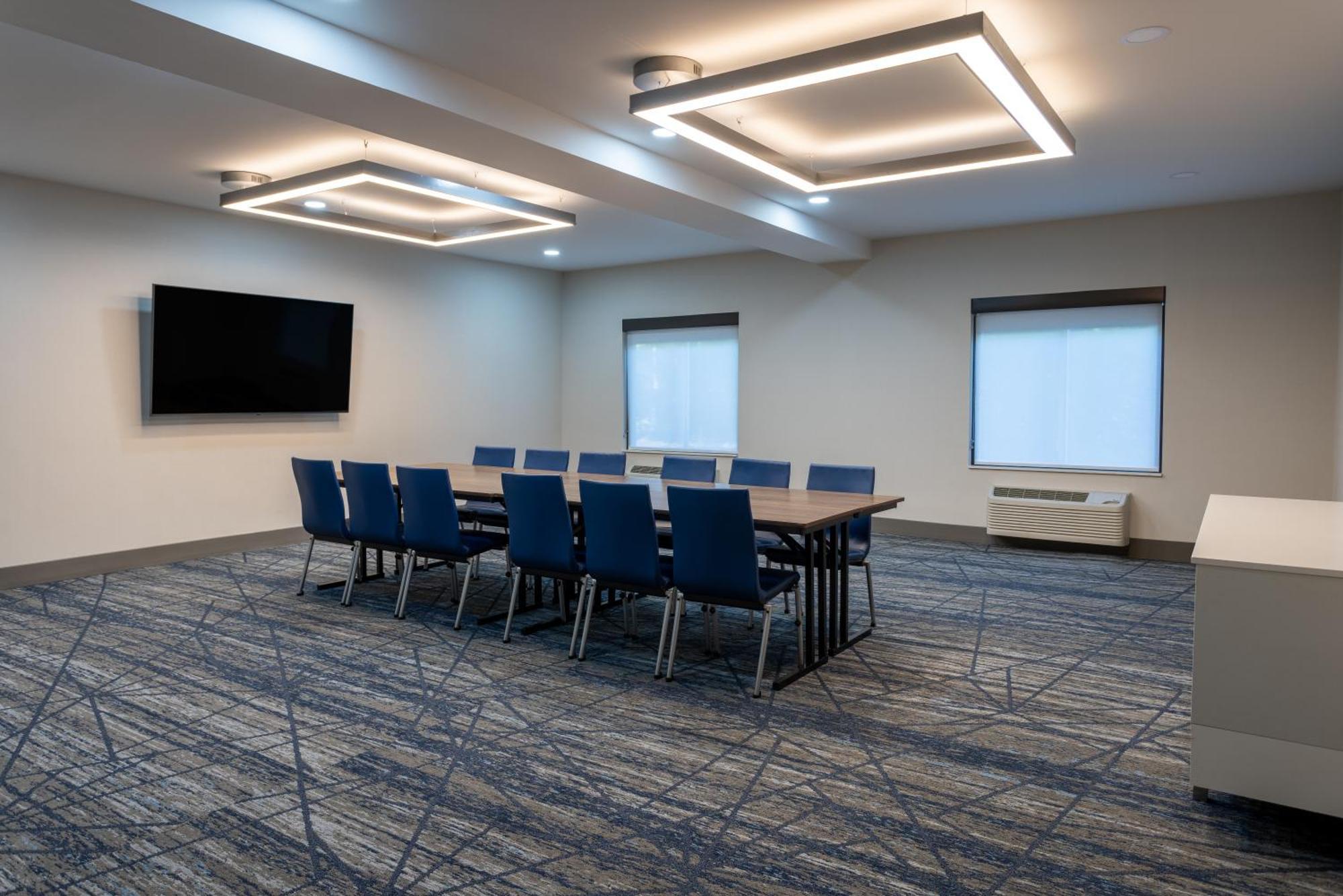 Holiday Inn Express Hotel & Suites Vineland Millville By Ihg Exterior photo