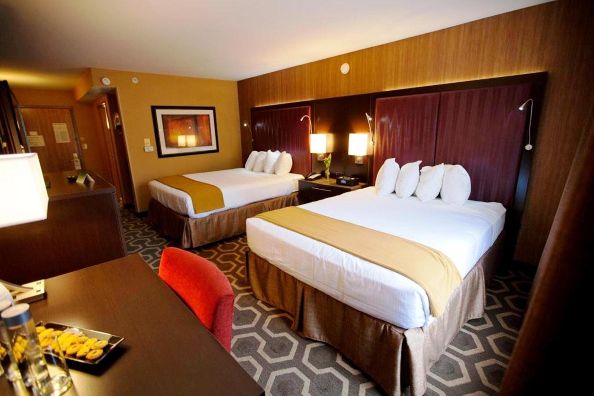 Holiday Inn Express Hotel & Suites Vineland Millville By Ihg Exterior photo