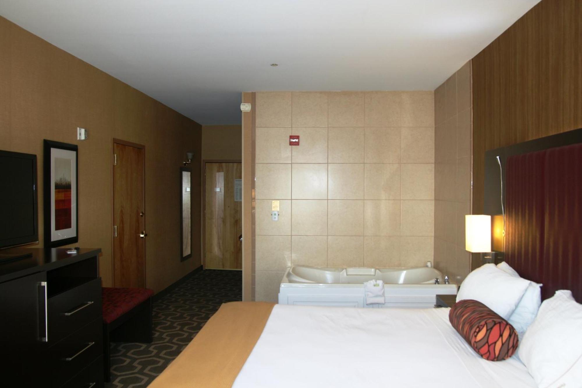 Holiday Inn Express Hotel & Suites Vineland Millville By Ihg Exterior photo